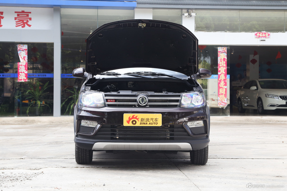 2016款风光370 1.5L手动标准型7座 摩卡棕