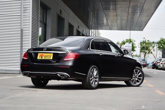 2018款奔驰E级改款2.0T自动 300L 时尚型