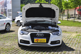 2016款改款奥迪A5 2.0T自动Coupe45TFSI舒适型图片
