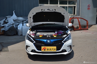 2017款比亚迪秦EV300精英型