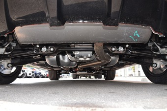 2016款揽胜极光2.0T自动倾橙限量版