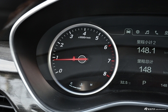 2017款宝骏560 1.5T DCT旗舰型