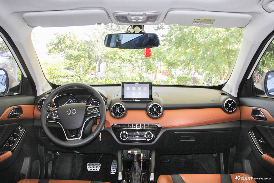 2016款北汽绅宝X35 1.5L自动尊贵版