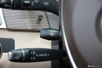 2018款奔驰GLE级 400 3.0T自动 4MATIC臻藏版