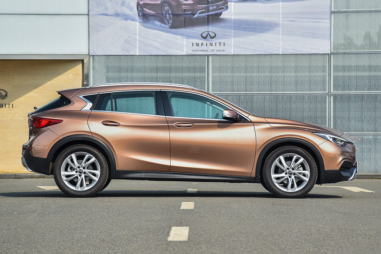 2017款英菲尼迪QX30 1.6T自动两驱时尚版