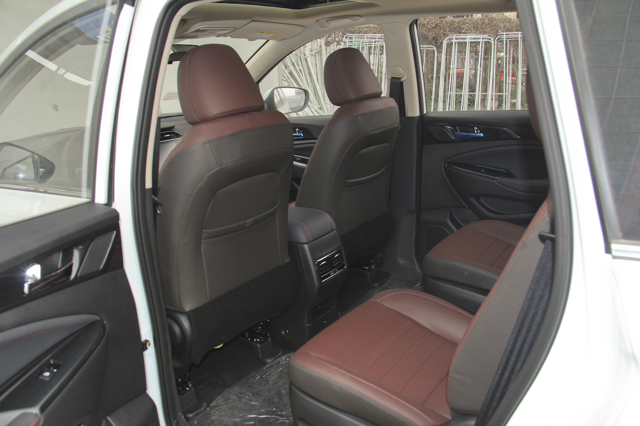 2017款长安欧尚A800 1.5T手动豪享型