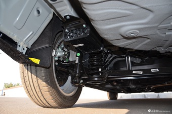 2017款吉利帝豪GL 1.3T手动精英型 墨玉黑