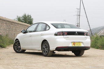 2018款标致308 1.6L手动时尚版