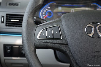 2016款北汽新能源EV160 电动轻快版