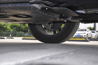 2016款奔驰GLA级 GLA200 1.6T自动时尚型