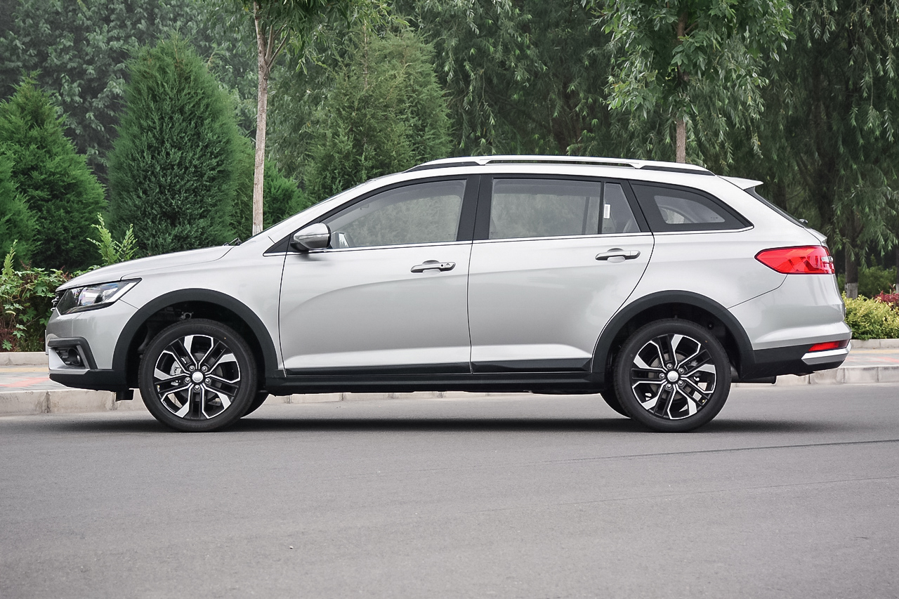 实拍|全新跨界旅行车骏派CX65 主打年轻市场