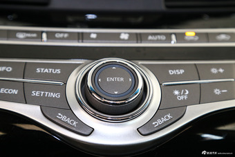 2017款英菲尼迪Q70L 2.5L自动精英版