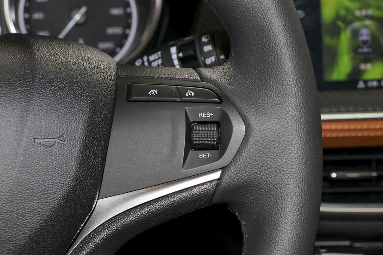 2017款众泰T300 1.5L手动尊享型