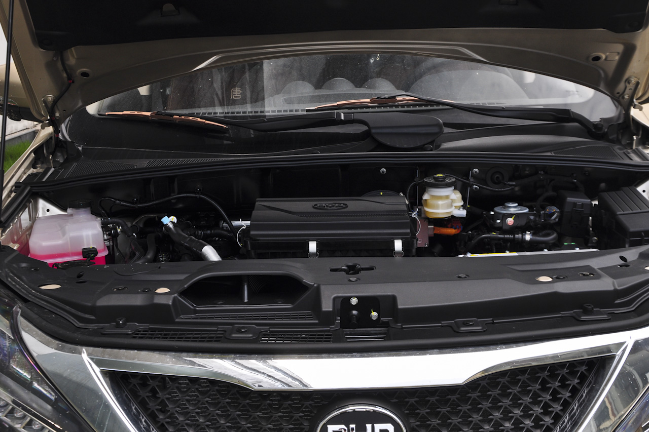 2015款比亚迪唐2.0T自动四驱旗舰型