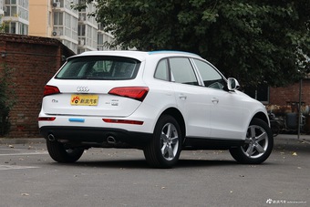 2017款奥迪Q5 2.0T 自动 40TFSI 进取型