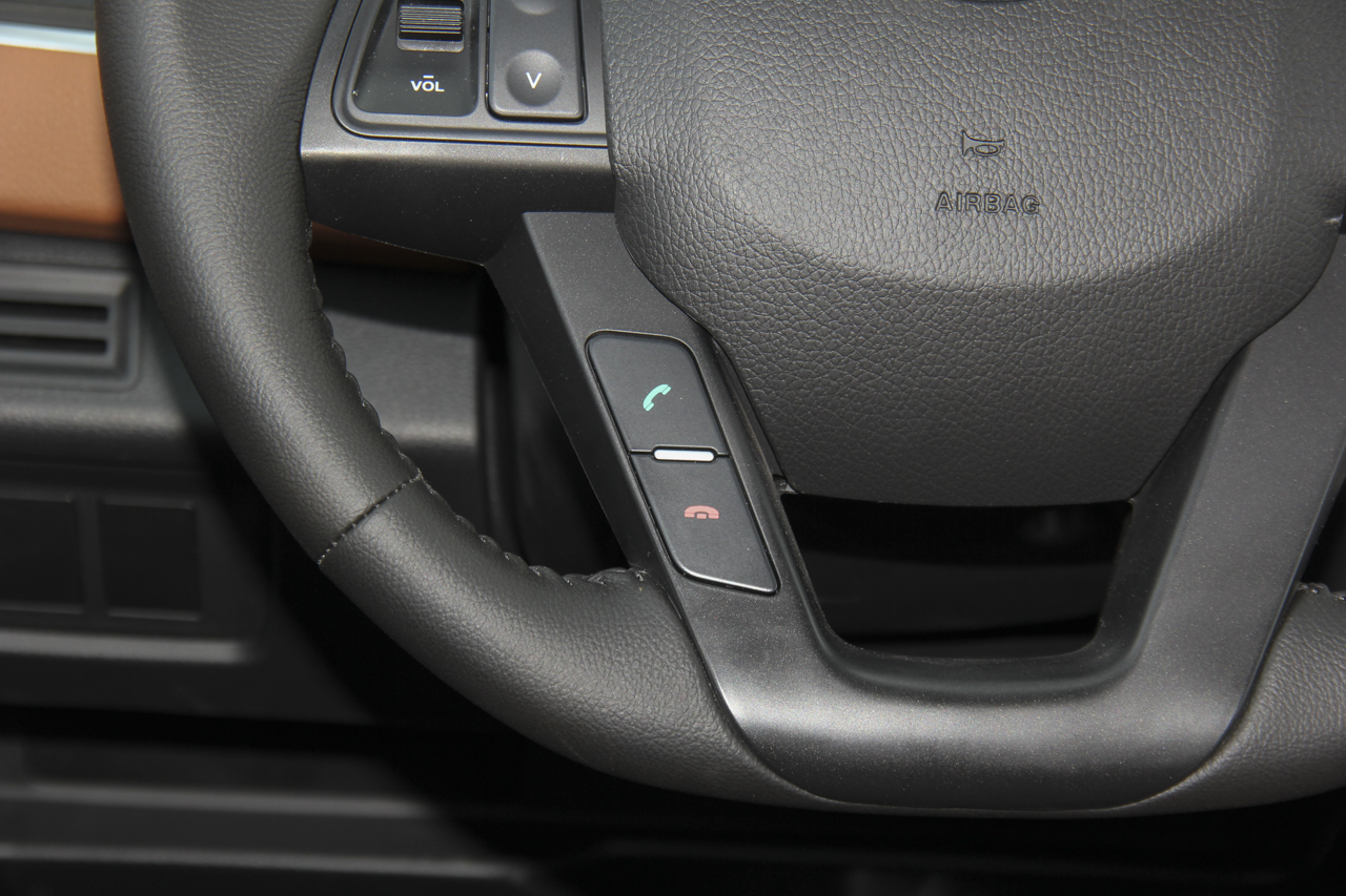 2018款陆风X7劲越 1.5T自动全景尊贵型