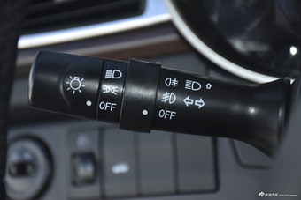 2015款众泰Z500 1.5T 自动尊贵型