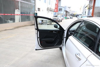 2018款众泰Z700H 1.8T DCT尊享型