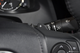 2017款卡罗拉改款双擎1.8L自动CVT精英版