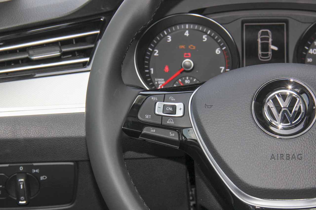 2018款迈腾1.8T自动330TSI DSG领先型