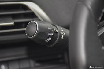 2017款标致4008 1.8T自动380THP豪华版