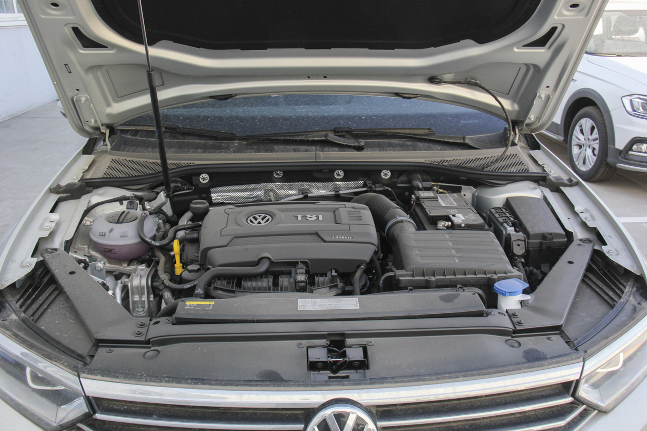 2018款迈腾改款1.8T自动330TSI DSG豪华型