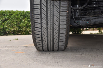 2016款XT5 2.0T自动28T四驱领先型