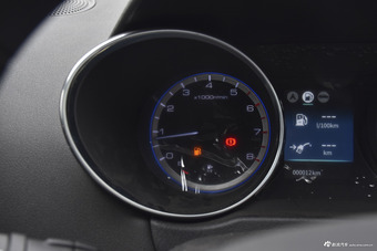 2017款风神AX4 1.6L手动潮尚型