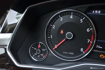 2016款大众辉昂 2.0T 自动380TSI 两驱至尊版