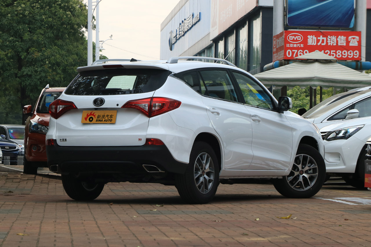 2017款比亚迪宋盖世升级版1.5TI手动精英型