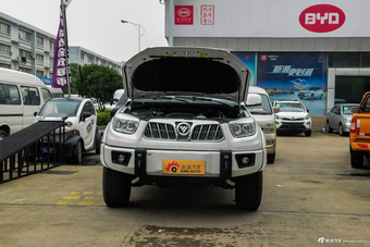 2016款萨瓦纳2.8T手动四驱柴油尊享版5座图片