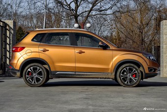 2016款森雅R7 1.6L自动尊贵型