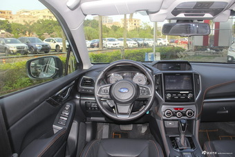 2018款斯巴鲁XV 2.0L自动全驱豪华版