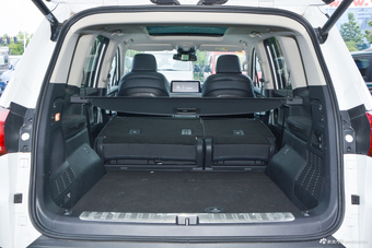 2017上汽大通D90 2.0T自动四驱北极星