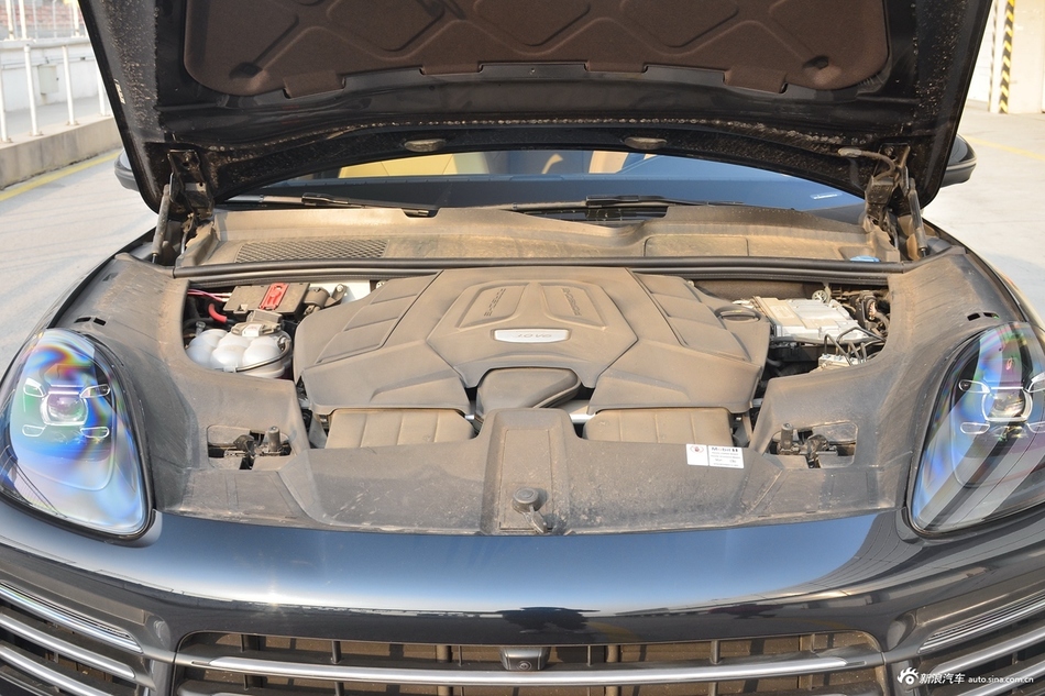 2018款卡宴3.0T自动
