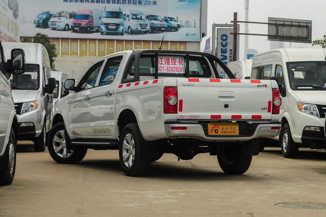 2015款帅铃T6 2.8T手动柴油旗舰型HFC4DA1-2C