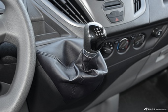 2017款新全顺2.0T中轴中顶汽油Gas 5/6座Kombi国5