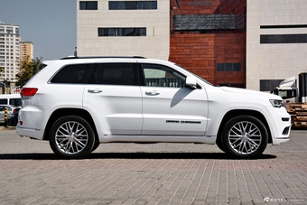 2017款大切诺基3.6L自动Summit