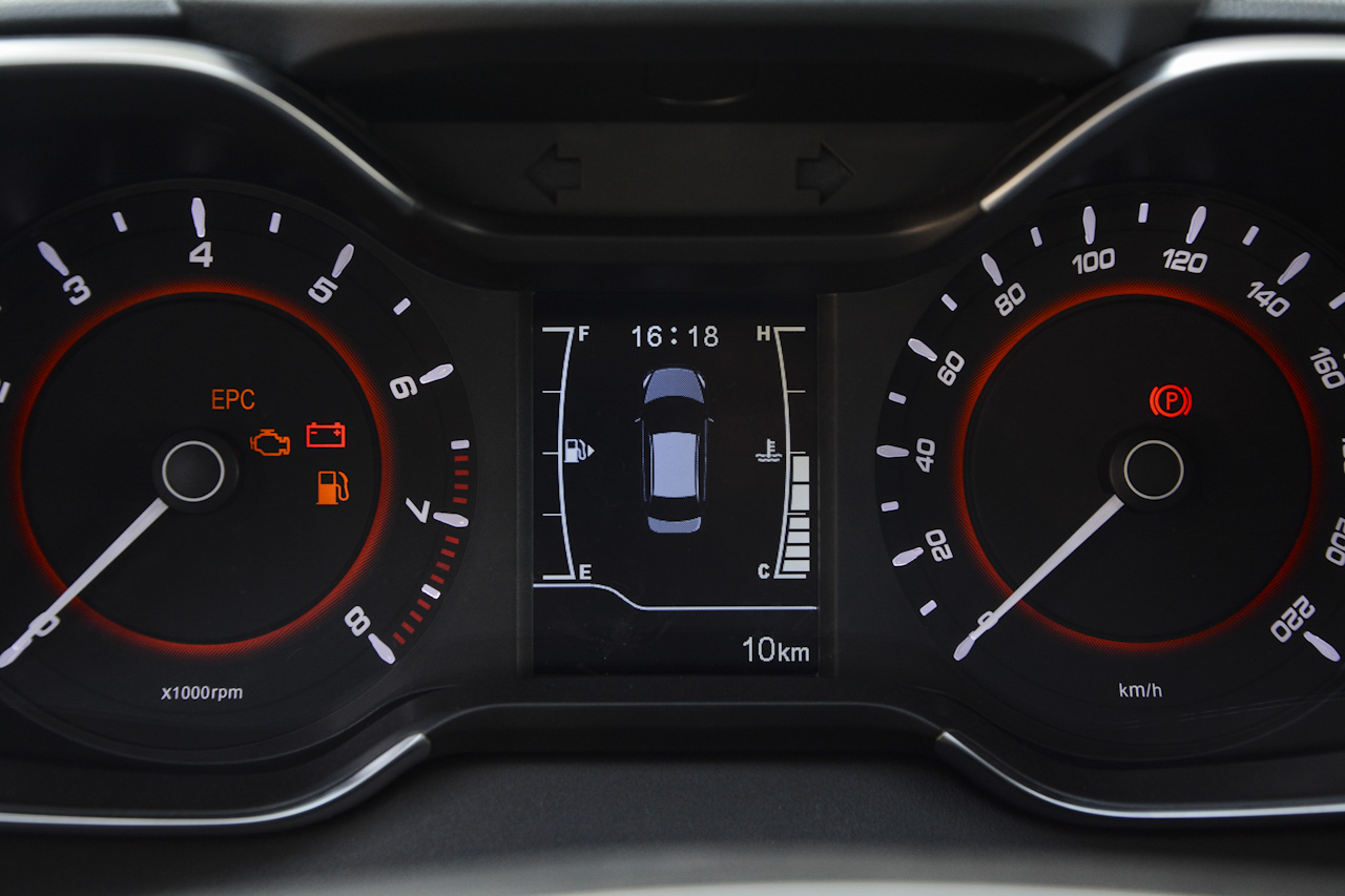 2018款艾瑞泽5 1.5L手动致敬青春版