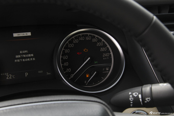 2018款凯美瑞2.5G自动豪华版