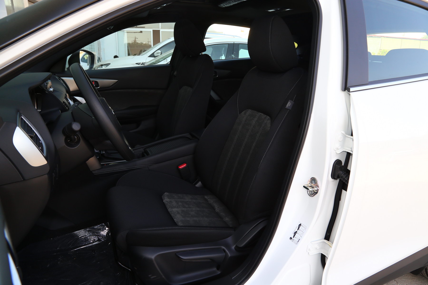 2018款马自达CX-4 2.0L自动两驱蓝天活力版