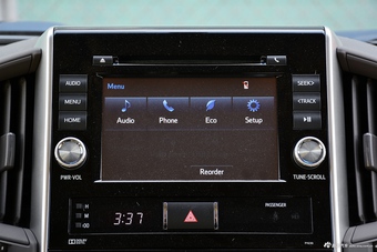 2017款兰德酷路泽4.0L自动GX-R中东版7座