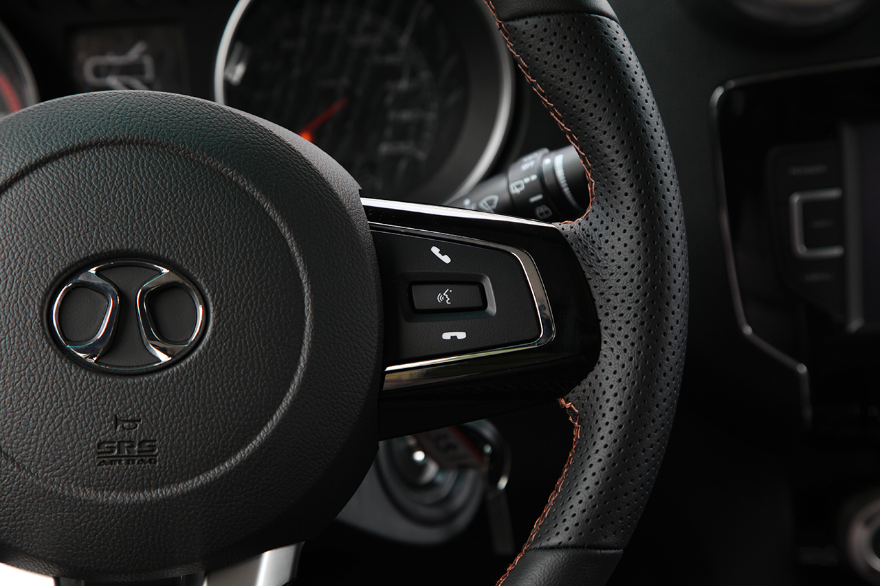 2018款北京BJ40L 2.0T手动柴油四驱尊贵版