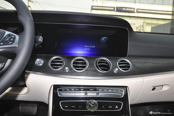 2016款奔驰E级2.0T自动E300L 运动豪华型