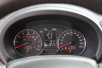 2016款风度MX6 2.0L自动两驱梦想版