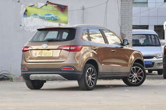 2017款森雅R7 1.6L 自动尊贵型