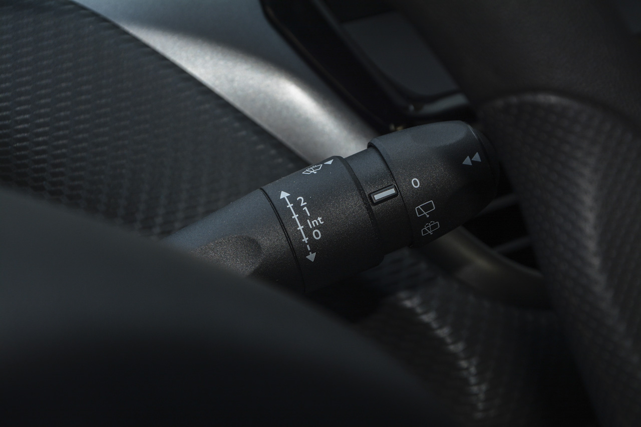 2018款标致2008 1.6L自动潮流版