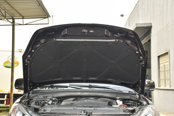 2016款驭胜S350 2.0T手动四驱汽油豪华天窗版7座