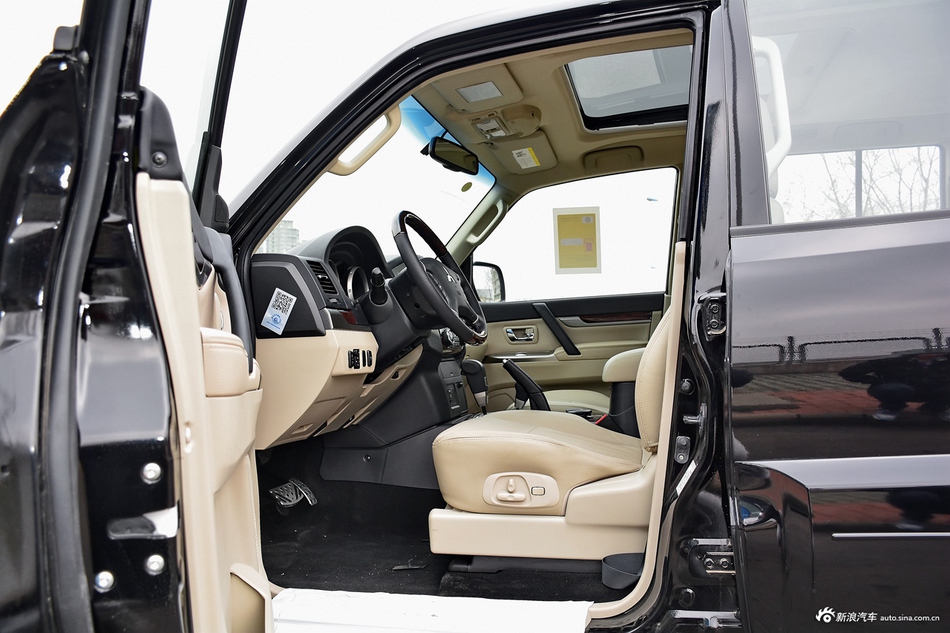 2016款帕杰罗V97 3.8L V6 GLS中东版