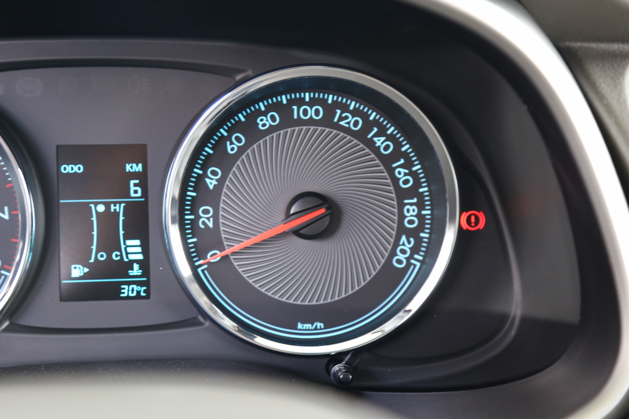 2016款雪佛兰乐风RV 1.5L手动畅行版 雪域白